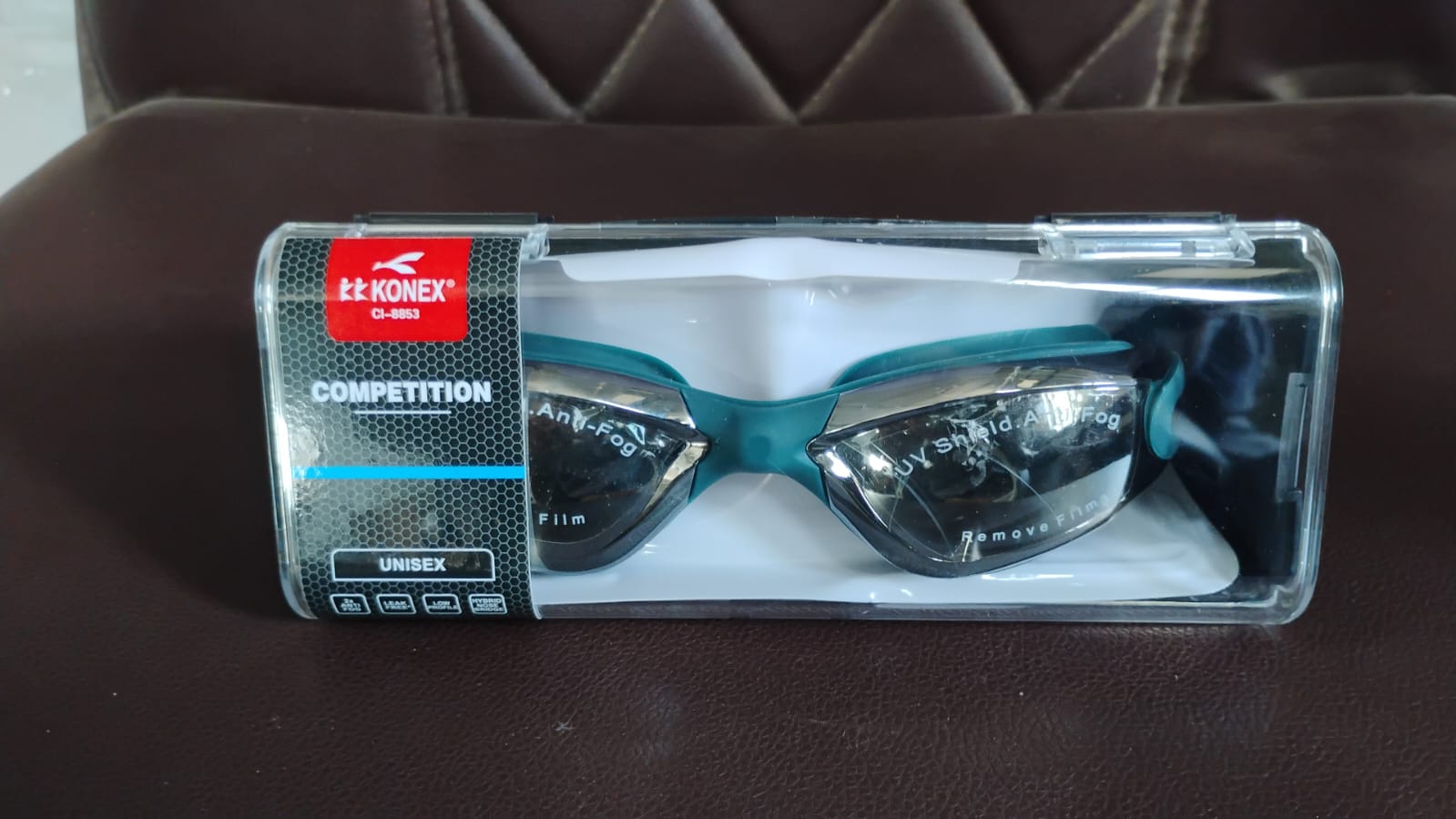 professional-anti-fog-uv-protection-swimming-goggles-with-mirrored-lenses-and-earplugs