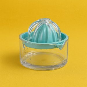 manual-citrus-fruit-juicer-with-measuring-cup