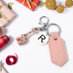 Charming Giraffe Keychain – A Touch of Whimsy for Your Everyday Essentials (1 Pc)