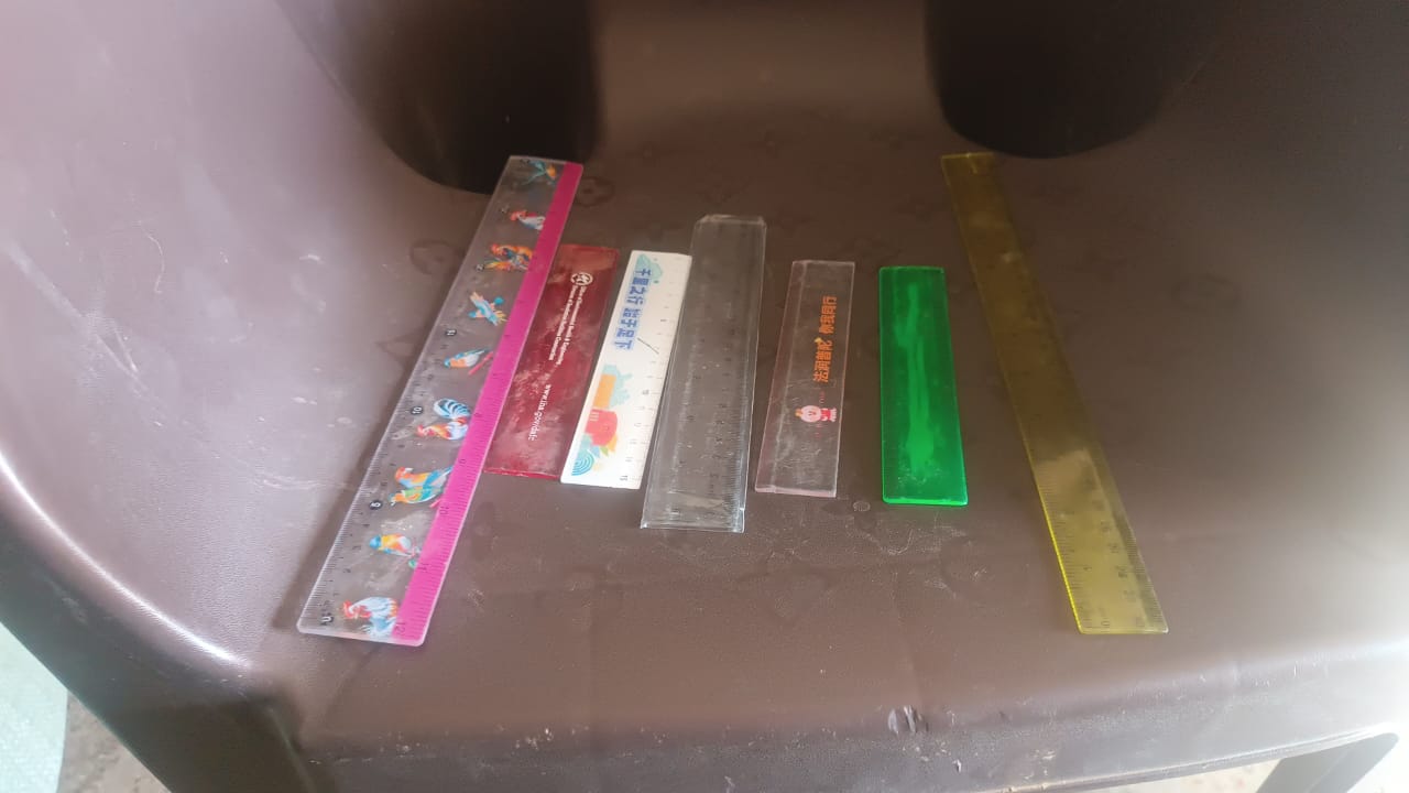 premium-quality-assorted-plastic-ruler-1-pc-mix-design