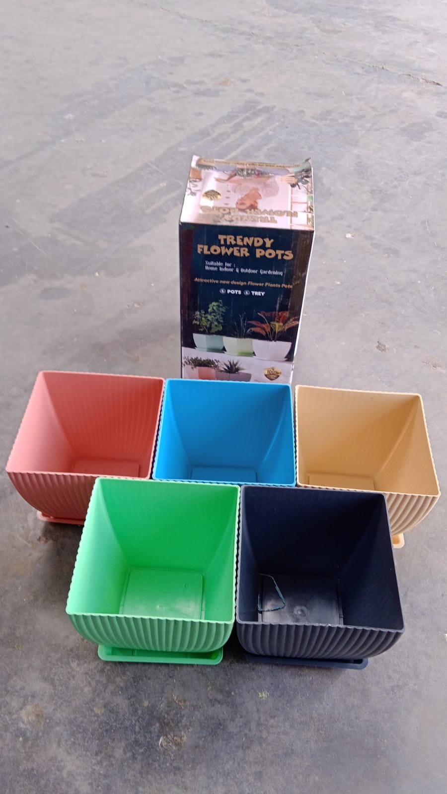 trendy-square-plastic-flower-pots-set-of-5