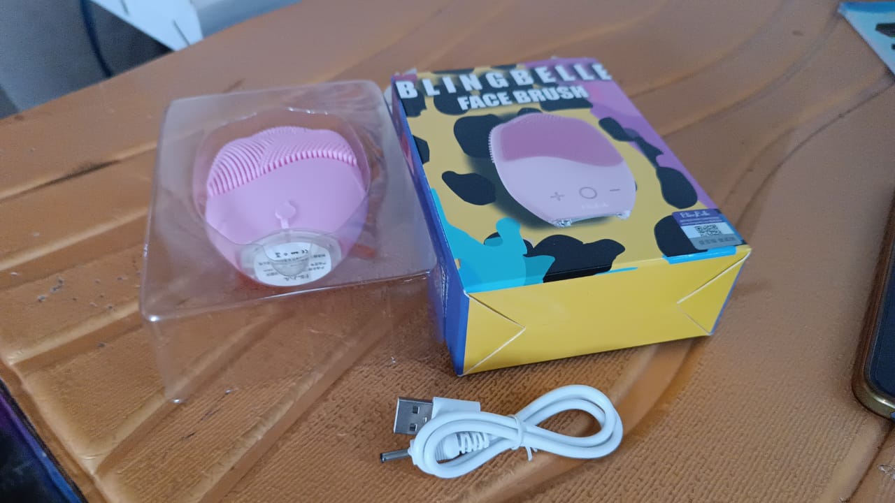 rechargeable-sonic-silicone-face-cleansing-brush