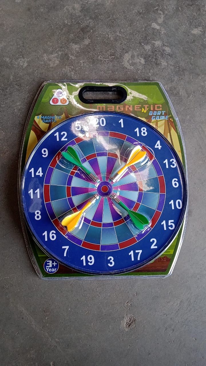 magnetic-dartboard-game-set-for-kids-adults