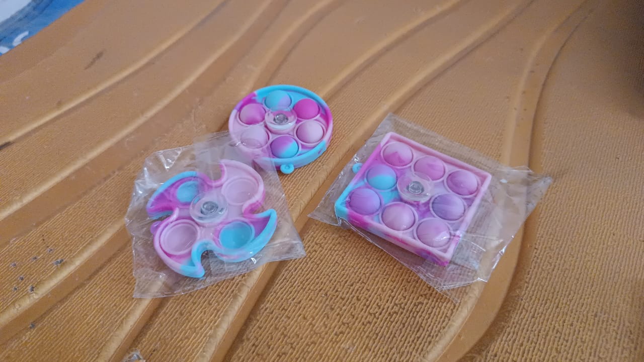 silicone-pop-it-fidget-spinner-keychain-toy-1-pc