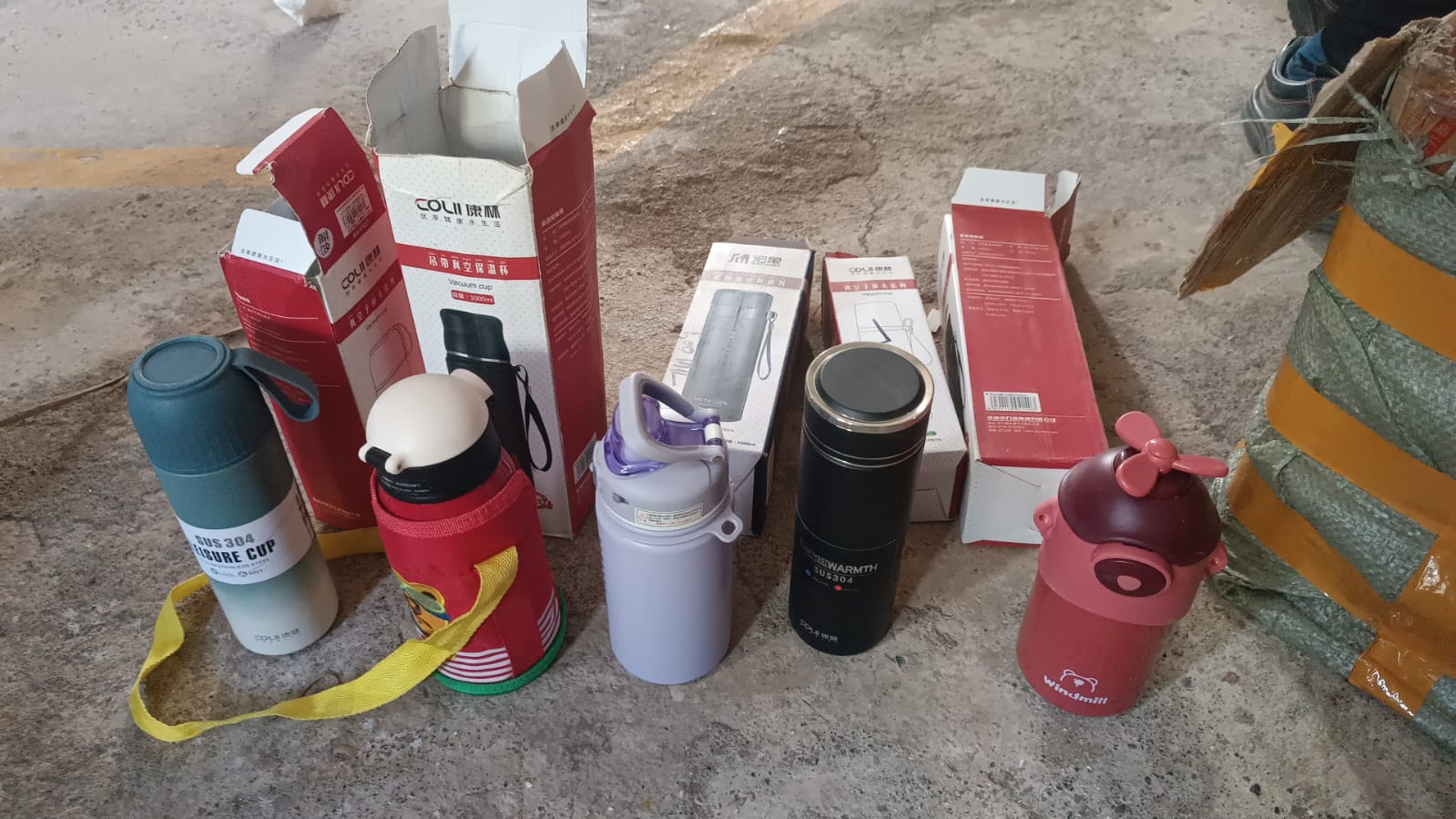stainless-steel-water-bottles-mix-design-color