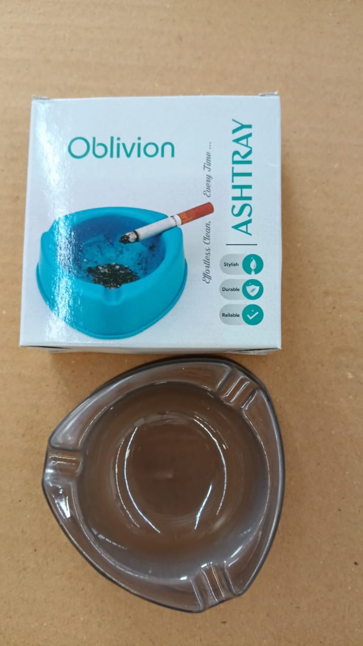 oblivion-transparent-white-ashtray-with-cigarette-holder-grooves-modern-smoke-disposal-tray1-pc