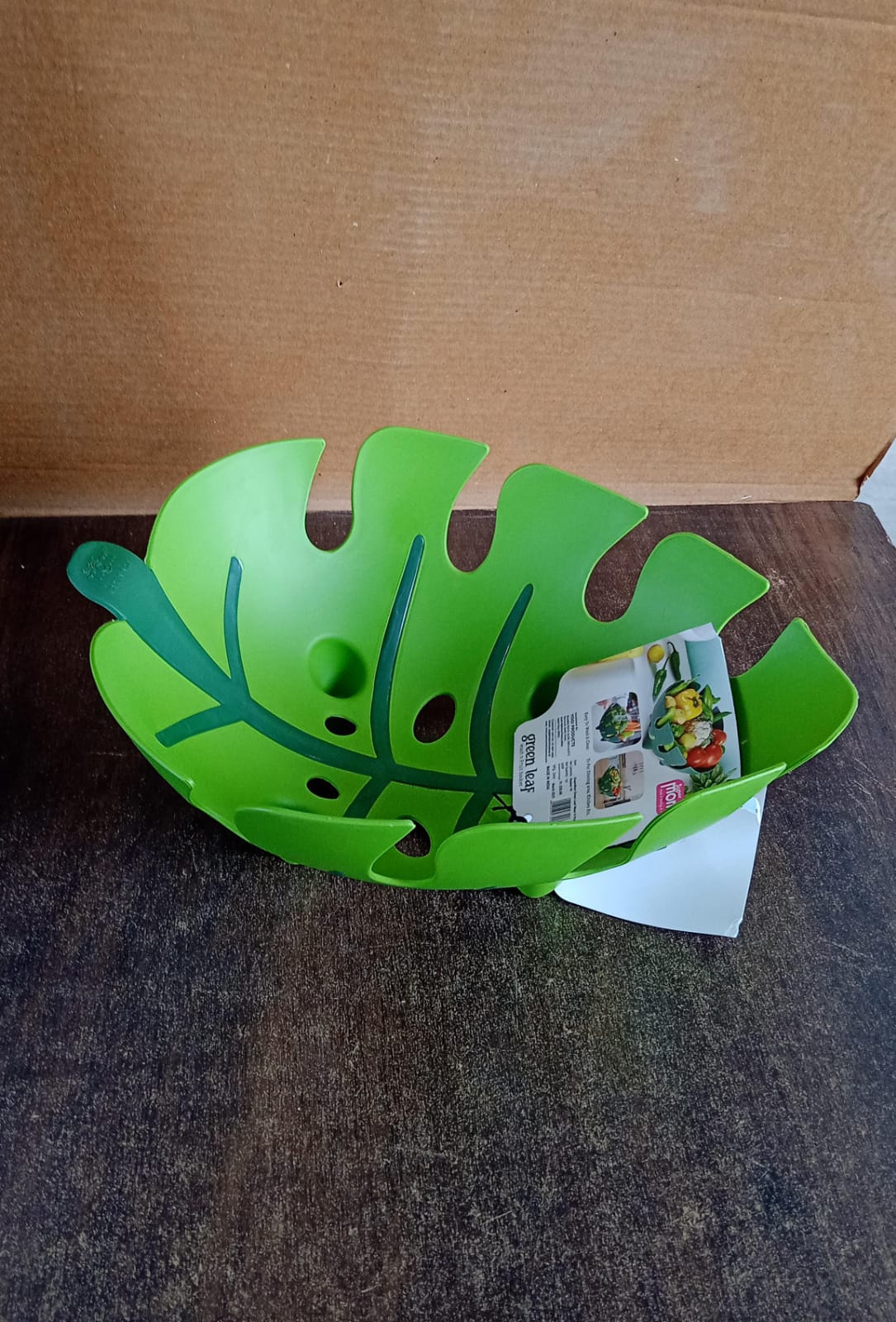 leaf-shaped-plastic-fruit-basket-1-pc