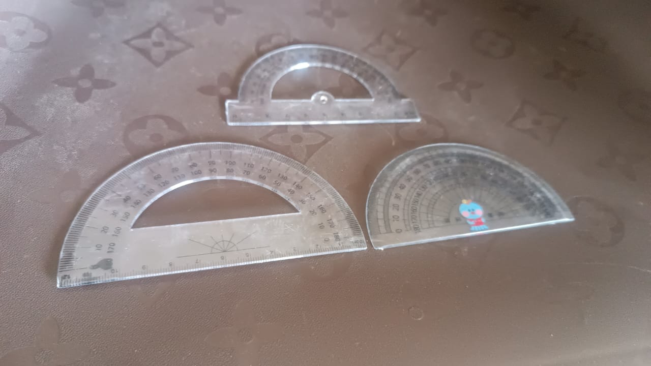 multipurpose-transparent-plastic-protractor-set