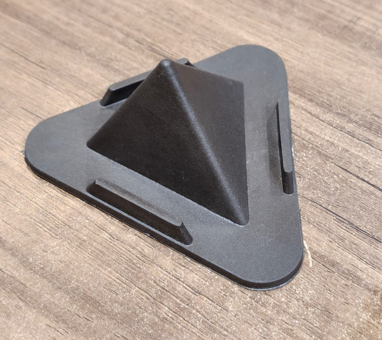 14260_brown_pyramid_mobile_stand_1pc