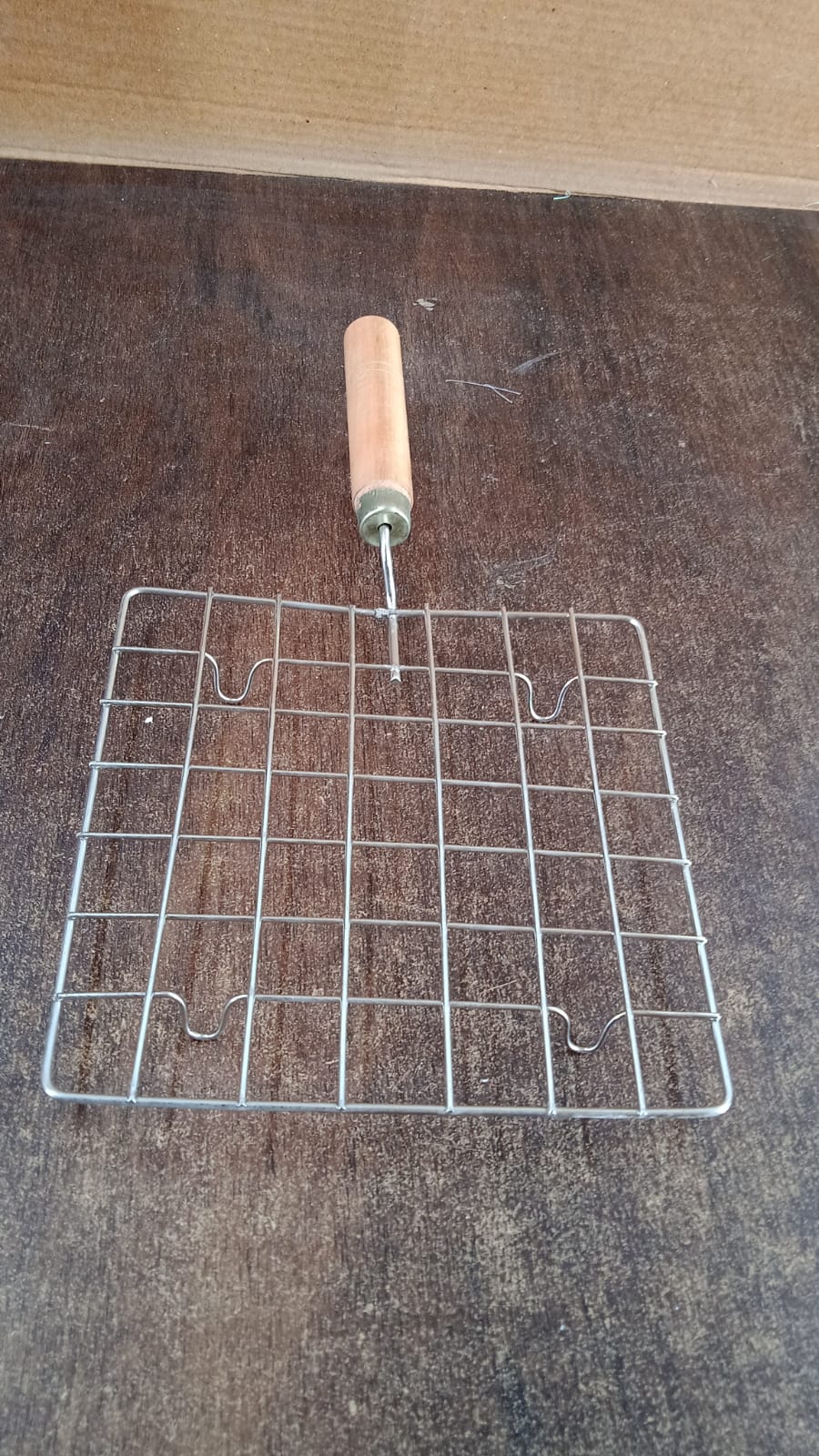stainless-steel-barbecue-grill-rack-with-wooden-handle