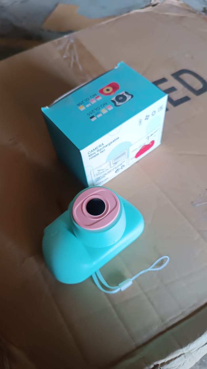 portable-mini-camera-shaped-handheld-fan