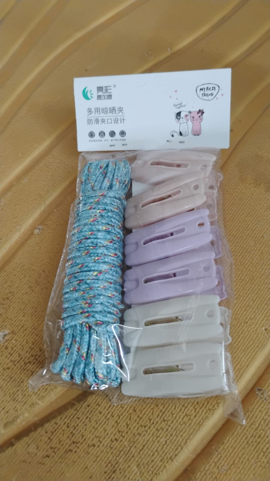 clothesline-rope-with-6-clips-6-meter-approx-heavy-duty-laundry-drying-rope-with-clip
