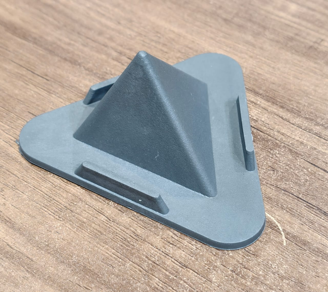 14261_grey_pyramid_mobile_stand_1pc