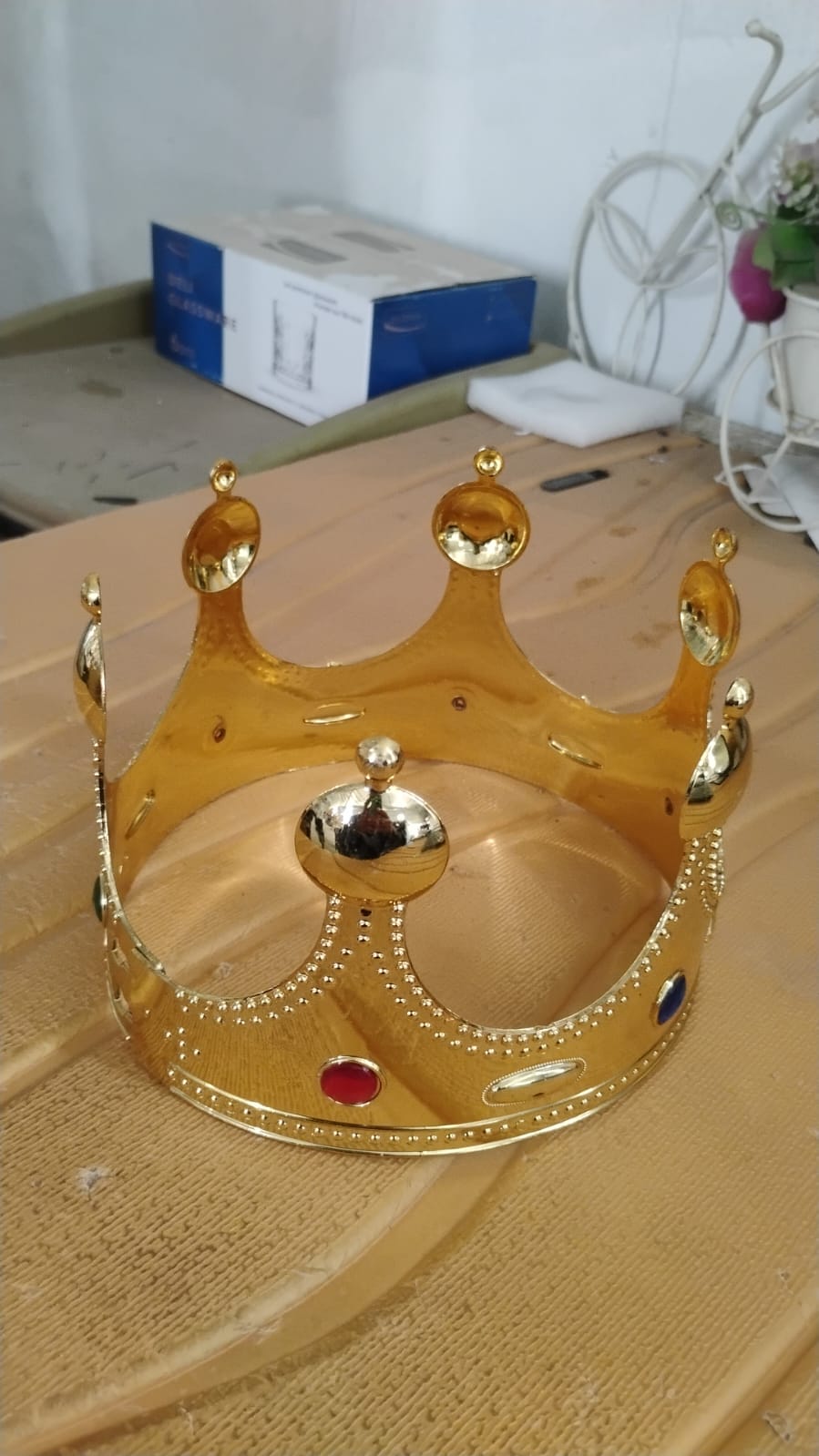 golden-royal-crown-with-colored-gems-1-pc