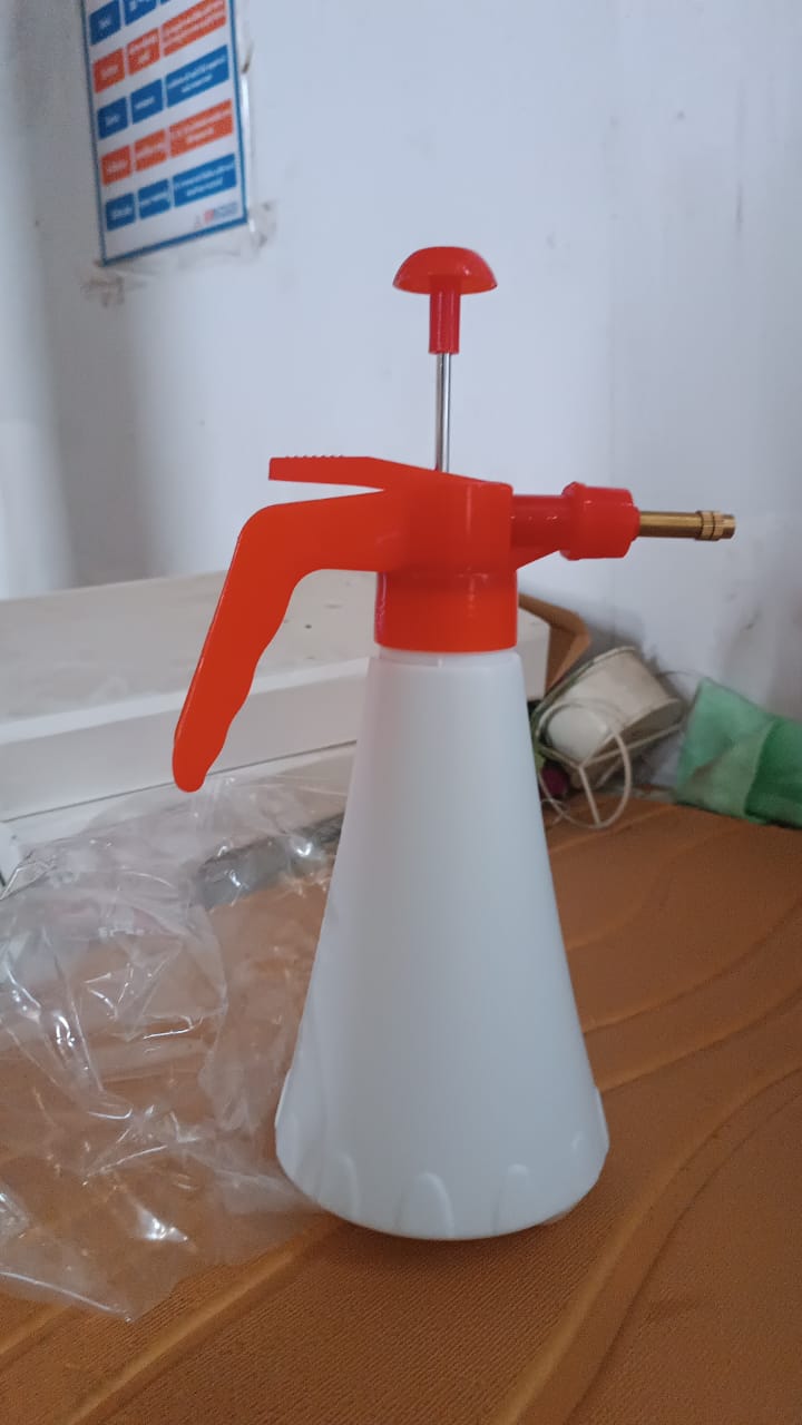 handheld-pressure-water-sprayer-bottle-1-l