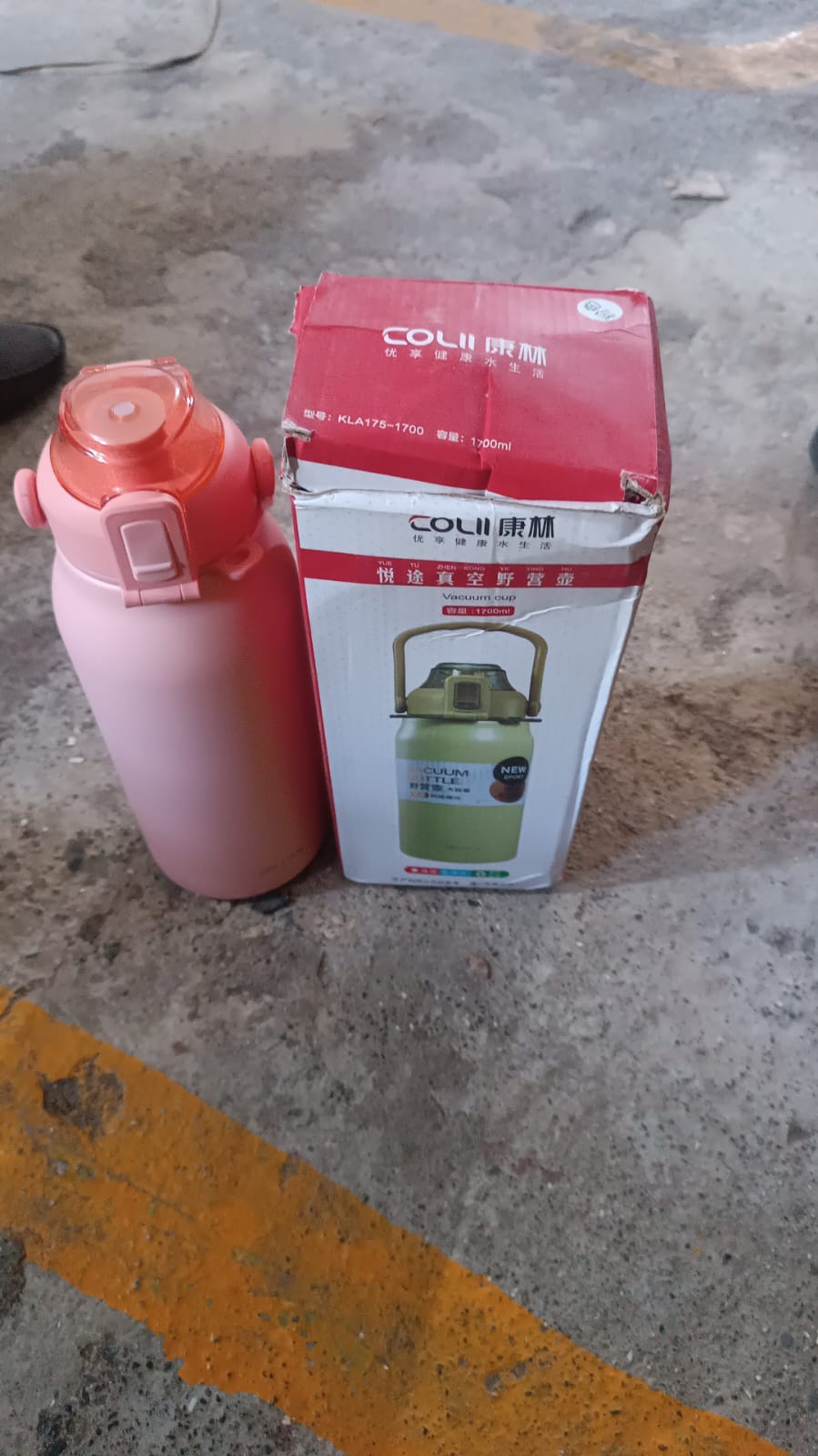stainless-steel-vacuum-water-bottle-1700-ml
