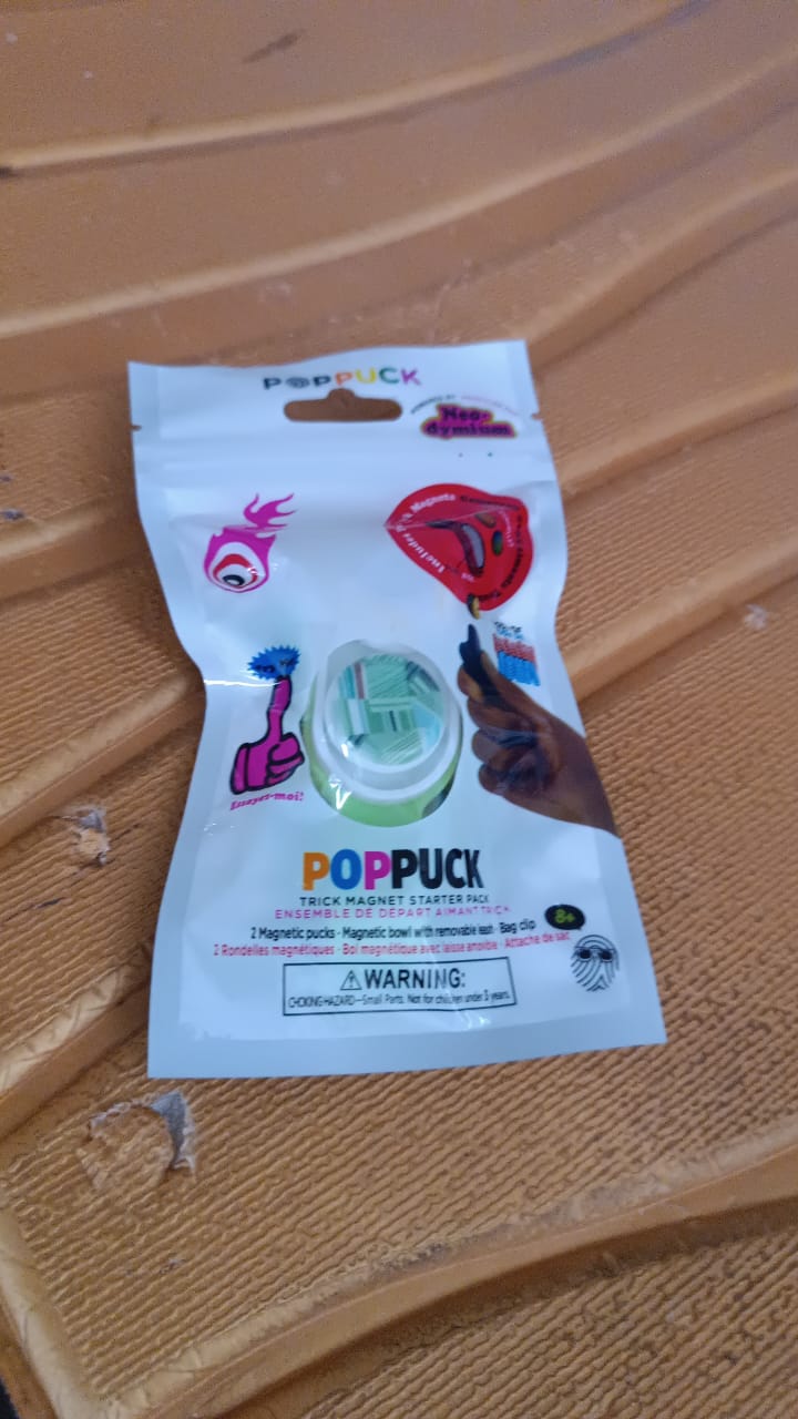 2-in-1-magnetic-push-pop-keychain-toy