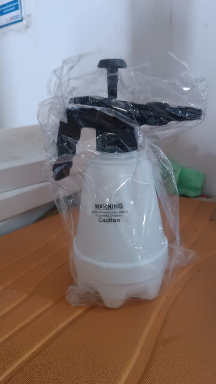 heavy-duty-plastic-pressure-spray-bottle-1-5-l