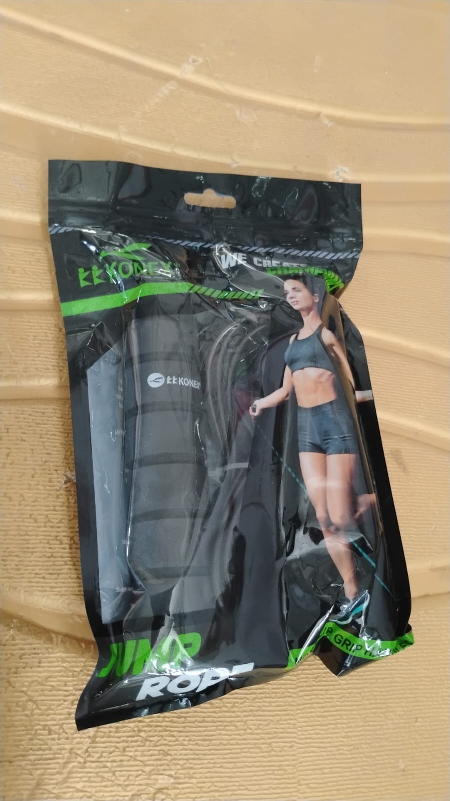 high-speed-skipping-rope-with-foam-padded-handles-1-pc