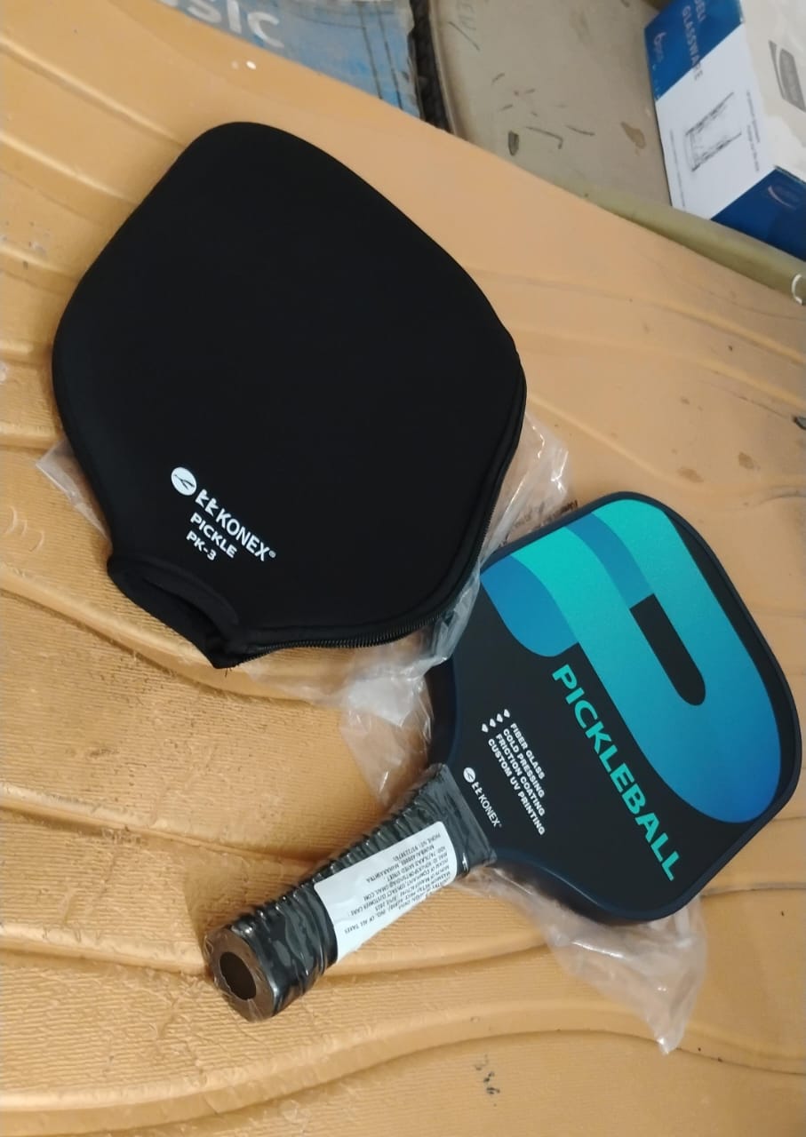 professional-fiberglass-pickleball-paddle-with-cushion-grip-handle